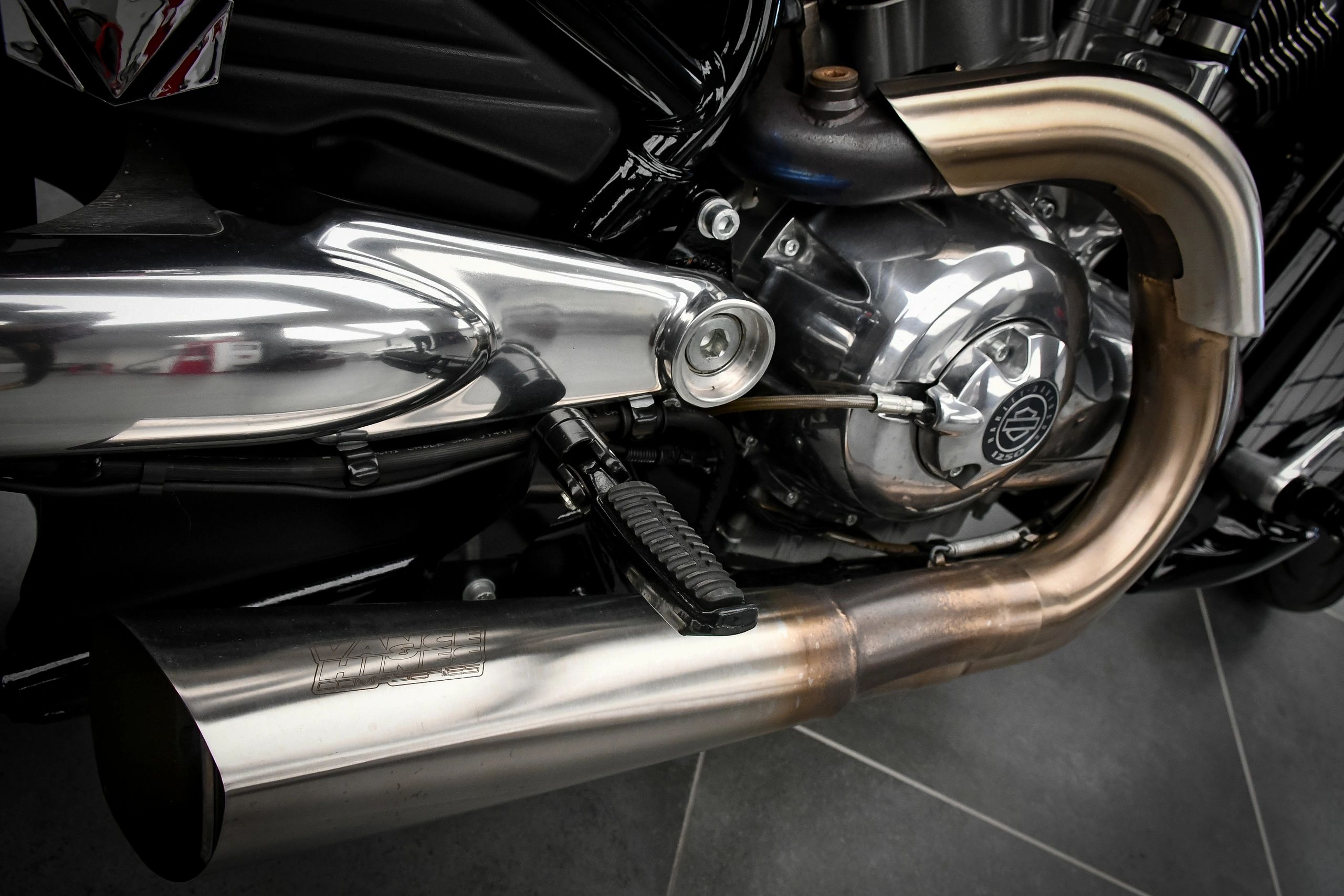 Harley V-Rod side